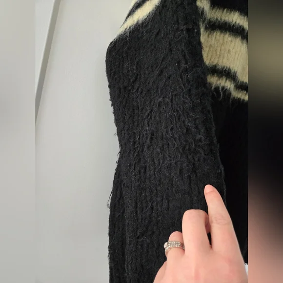 ▪︎SOLD▪︎ Celine mens sweater Small - Picture 3 of 10